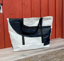 Load image into Gallery viewer, Totebag Soling svart